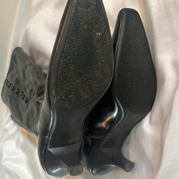 Brown zip up boots - Picture 5 of 9